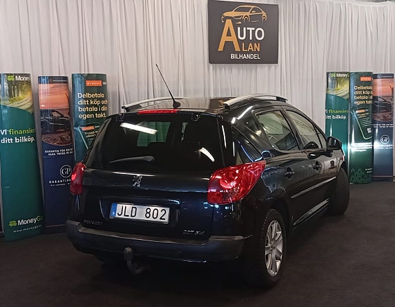 Peugeot 207 SW 2 of 5