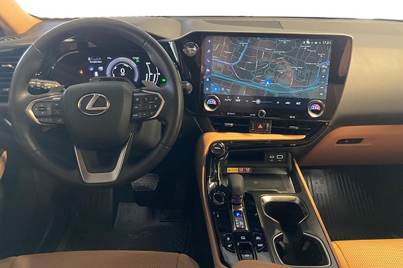 Lexus NX450h+ 8 of 19