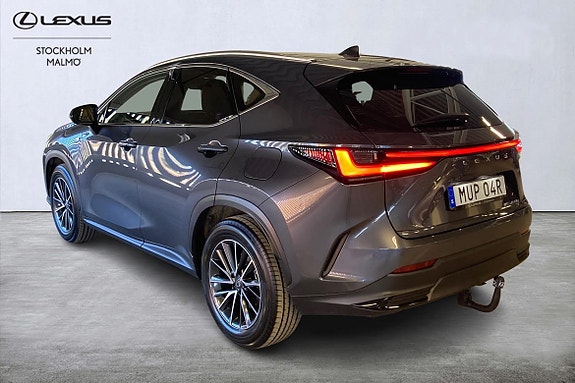 Lexus NX450h+ 3 of 19