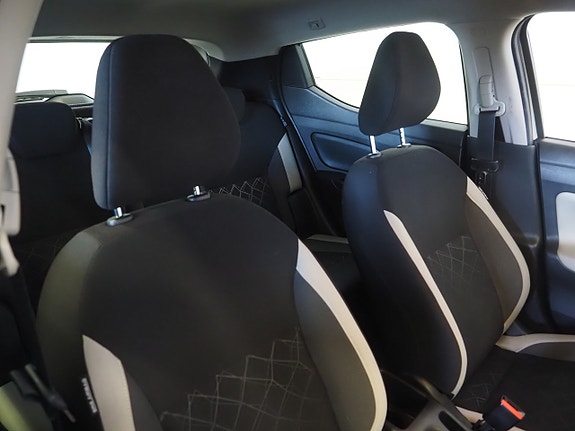 Nissan Micra 9 of 19