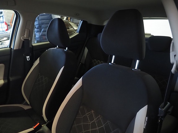 Nissan Micra 11 of 19