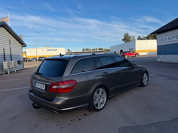 Mercedes-Benz E220 6 of 12