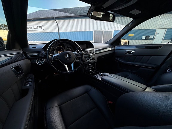 Mercedes-Benz E220 10 of 12