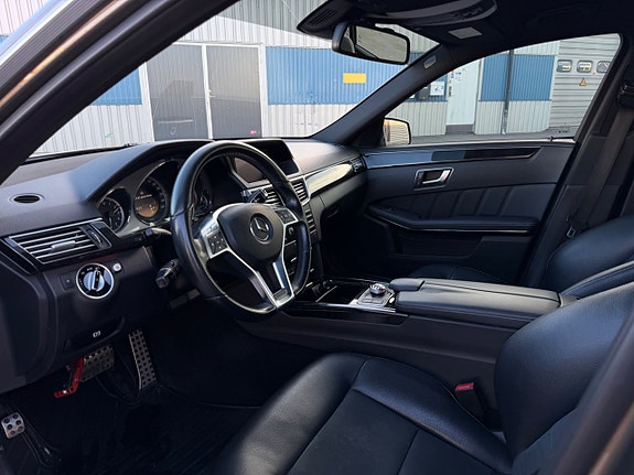 Mercedes-Benz E220 7 of 12