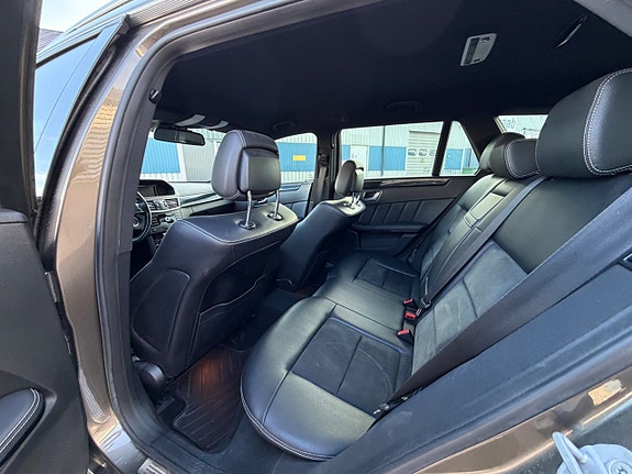 Mercedes-Benz E220 12 of 12