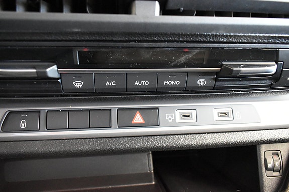 Opel Vivaro 18 of 21