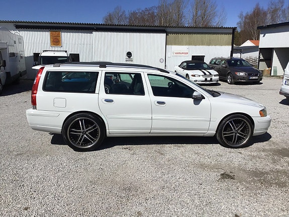 Volvo V70 9 of 22