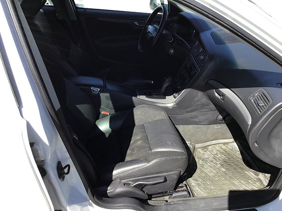 Volvo V70 18 of 22