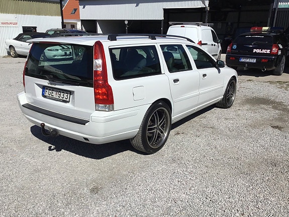 Volvo V70 7 of 22