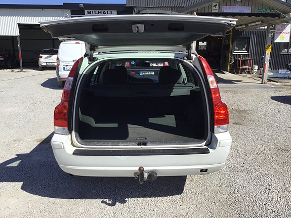Volvo V70 10 of 22