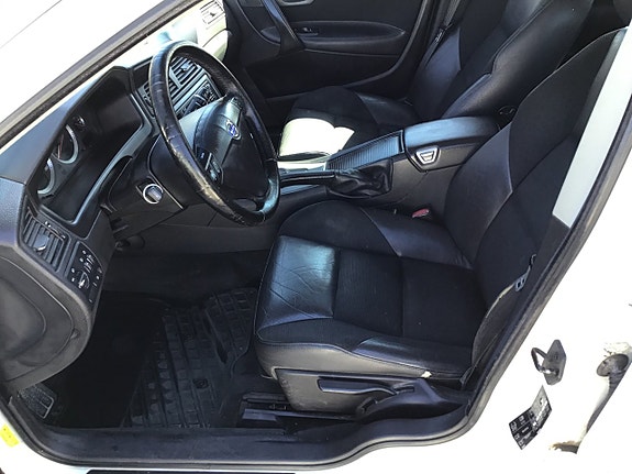 Volvo V70 14 of 22