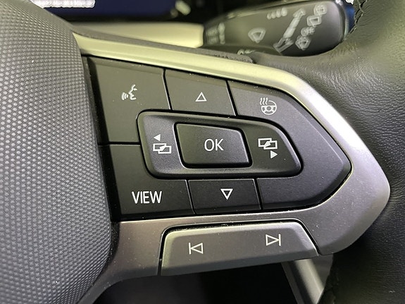 Volkswagen Golf VIII 15 of 19