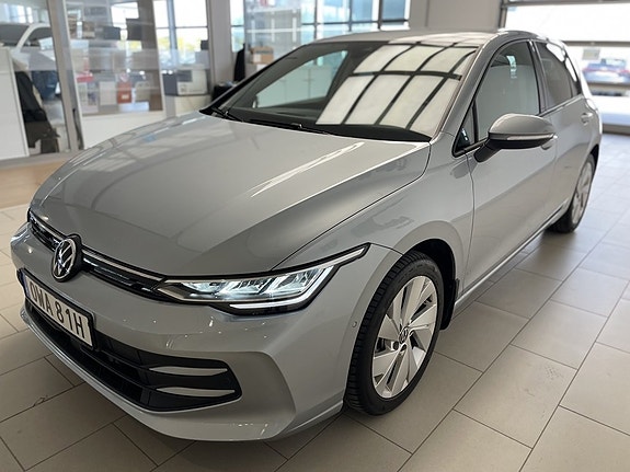 Volkswagen Golf VIII 10 of 19