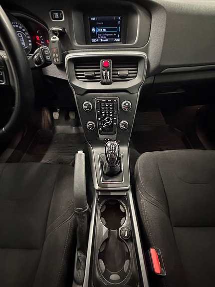 Volvo V40 18 of 22