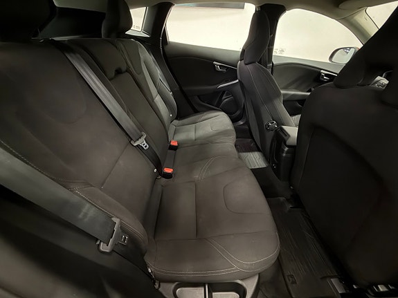 Volvo V40 11 of 22