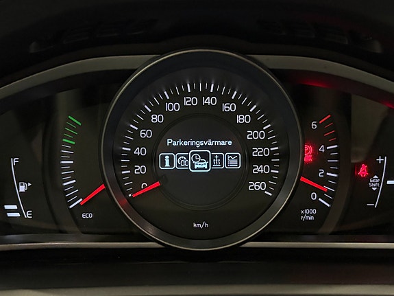 Volvo V40 16 of 22