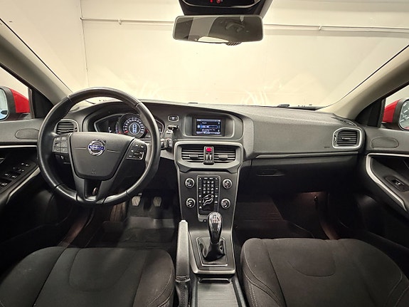 Volvo V40 13 of 22