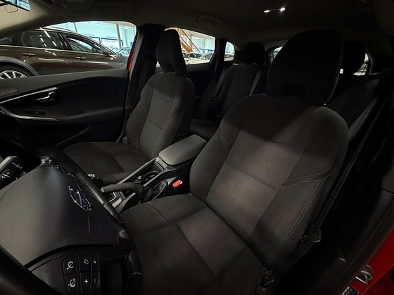 Volvo V40 10 of 22
