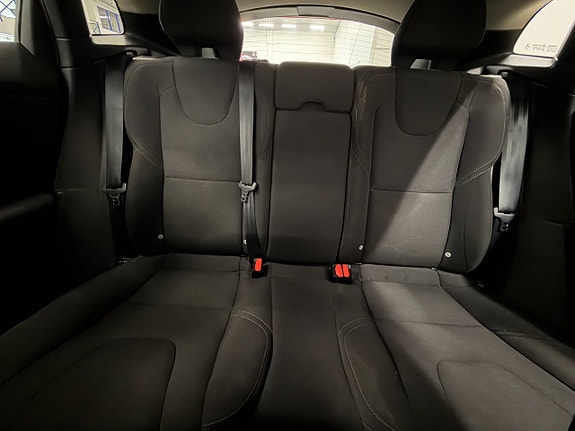 Volvo V40 12 of 22