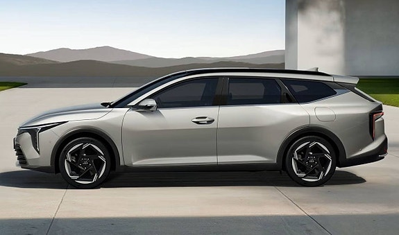 Kia K4 2 of 4