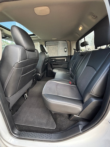 Dodge RAM 1500 7 of 9