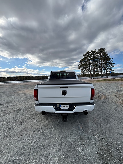 Dodge RAM 1500 3 of 9