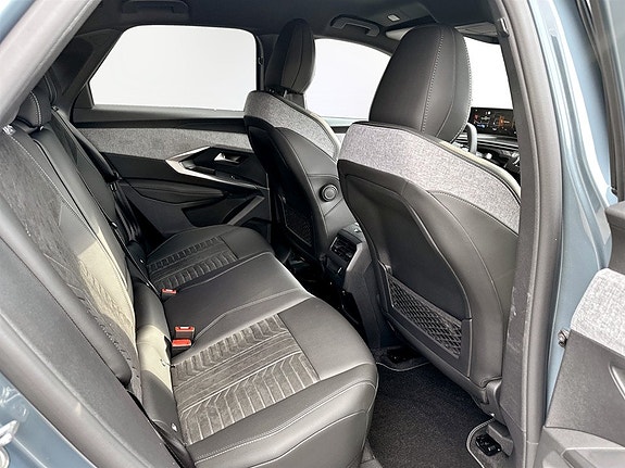 Peugeot e-3008 6 of 14