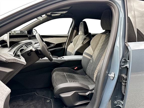 Peugeot e-3008 14 of 14