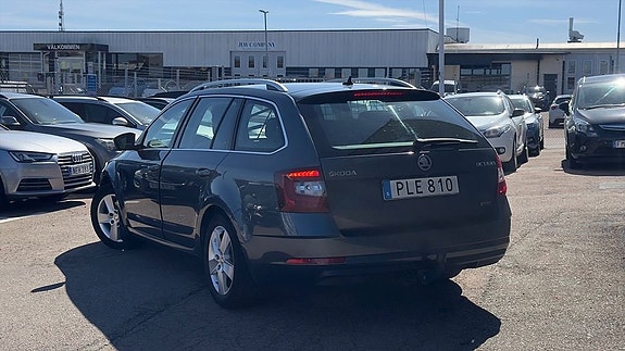 Skoda Octavia 3 of 5