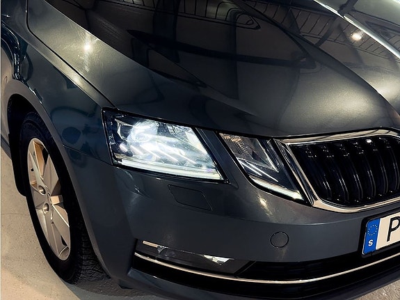 Skoda Octavia 3 of 5