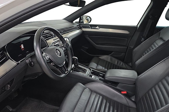 Volkswagen Passat 12 of 20