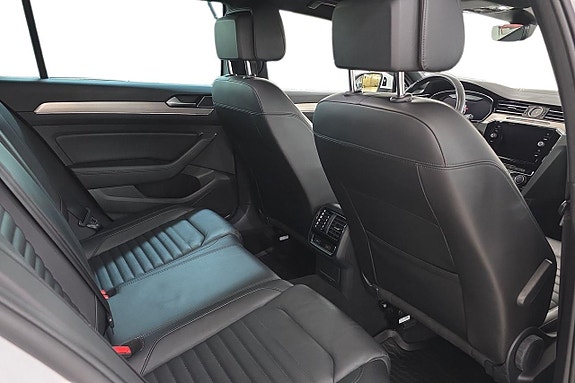 Volkswagen Passat 11 of 20