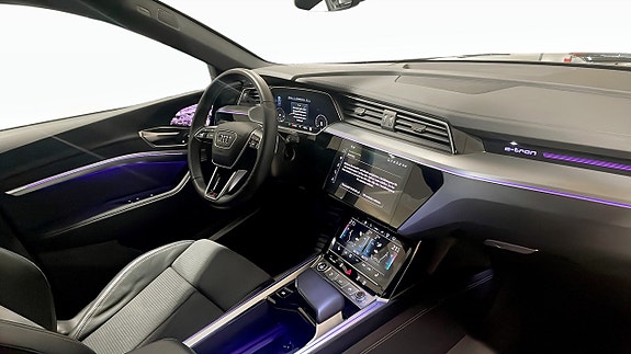 Audi Q8 e-tron 12 of 16