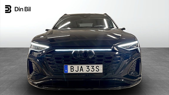 Audi Q8 e-tron 4 of 5