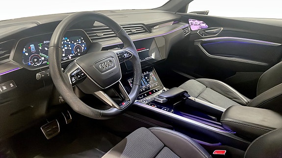 Audi Q8 e-tron 7 of 16