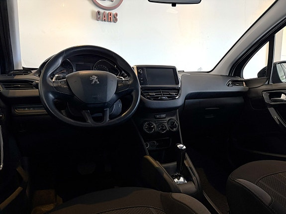 Peugeot 208 10 of 15