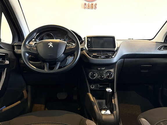 Peugeot 208 12 of 15