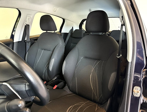 Peugeot 208 9 of 15