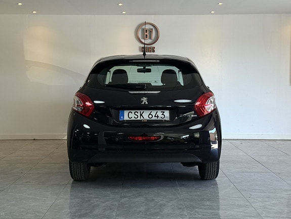 Peugeot 208 7 of 15