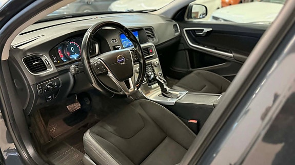 Volvo V60 12 of 27