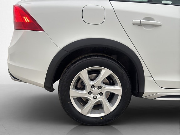 Volvo S60 Cross Country 25 of 28