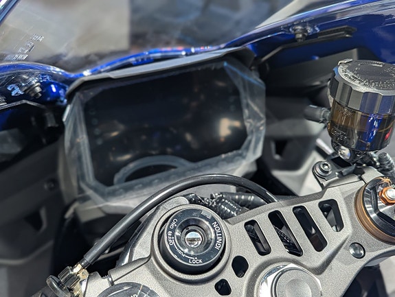 Yamaha YZF-R9 / Spara 5.000kr! / Icon Blue/ Omg lev! 7 of 17