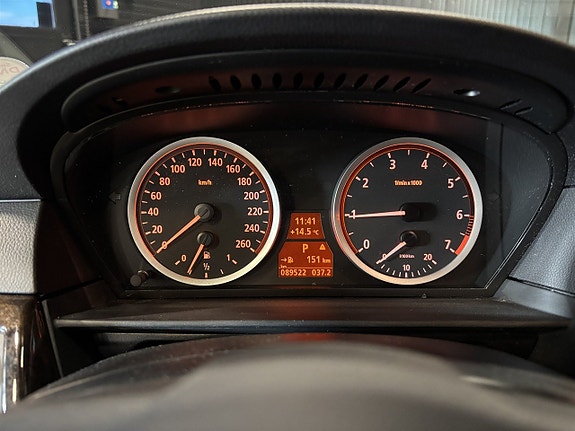 BMW 530i 9 of 23