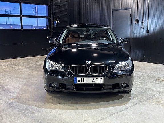 BMW 530i 2 of 5
