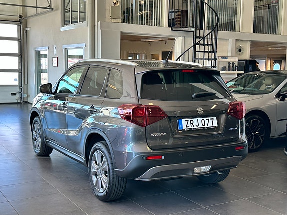 Suzuki Vitara 3 of 15