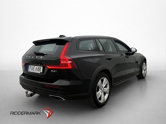Volvo V60 Cross Country 8 of 30