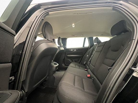 Volvo V60 Cross Country 27 of 30