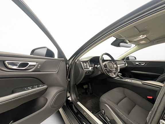 Volvo V60 Cross Country 10 of 30