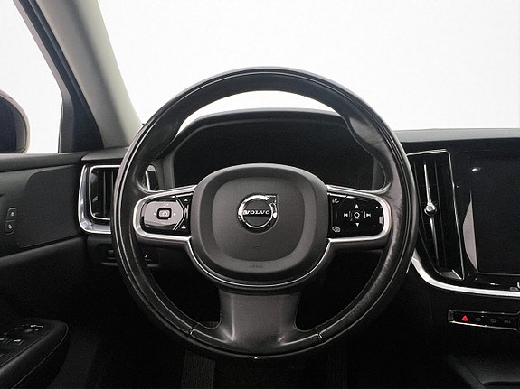 Volvo V60 Cross Country 12 of 30