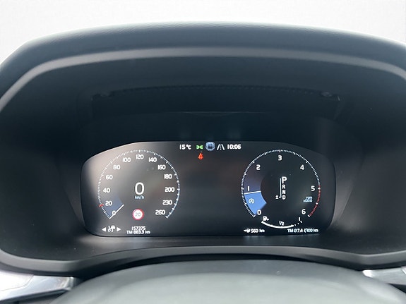 Volvo V60 Cross Country 14 of 30